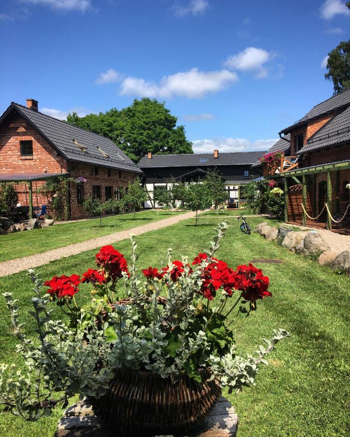 Hubertówka Apartment Somonino Bagian luar foto
